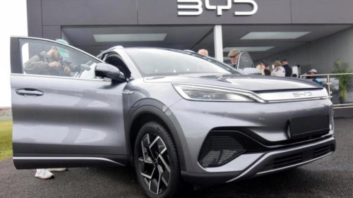Aujourd'hui l'économie - Pourquoi Donald Trump fait involontairement le jeu de la voiture électrique chinoise