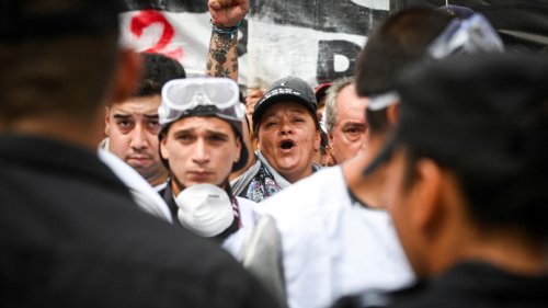 Argentine: le licenciement massif de fonctionnaires se poursuit