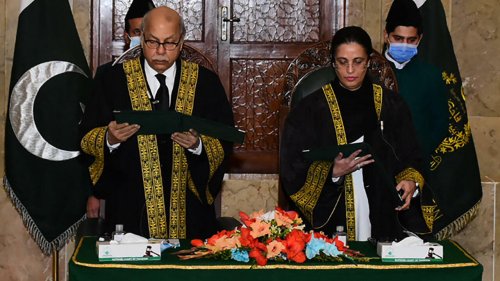 Pakistan: Ayesha Malik, première femme de l'histoire à rejoindre la Cour suprême