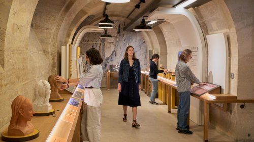 Reportage culture - À Paris, le Louvre ouvre un nouvel espace de découverte à la sculpture