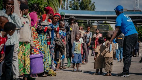 Est de la RDC: près de 800 personnes présentées comme rwandaises transportées à la frontière pour un rapatriement