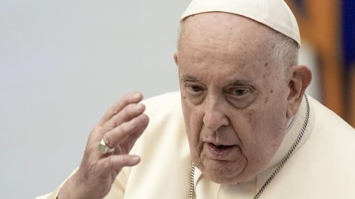 Reportage international - Des victimes françaises de prêtres pédophiles reçues par le pape François