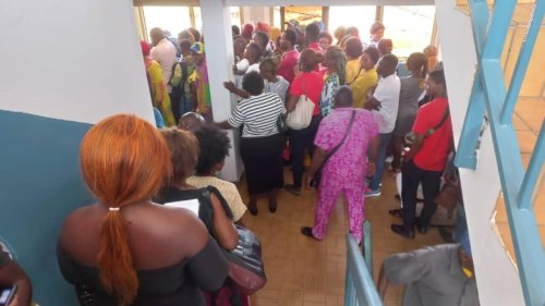 Élections au Gabon: à Libreville, la très forte affluence dans les centres d’inscriptions provoque des tensions