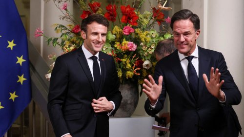 Macron et Rutte affichent leur soutien à Kiev, mais restent prudents sur les livraisons d'avions