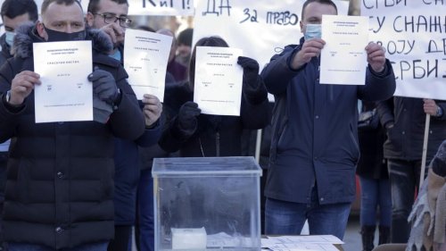 Le Kosovo empêche les Serbes du pays de participer au référendum organisé par la Serbie