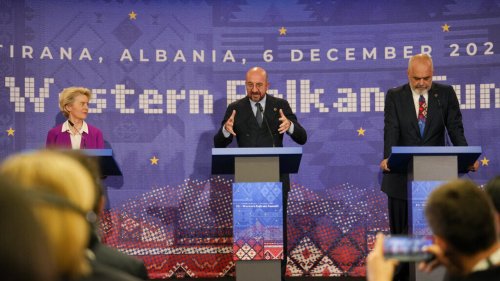 À la Une: sommet UE-Balkans occidentaux, face à la Russie, opération séduction à Tirana