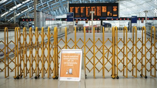 Royaume-Uni: des négociations au ralenti pour le secteur du rail, malgré la grève