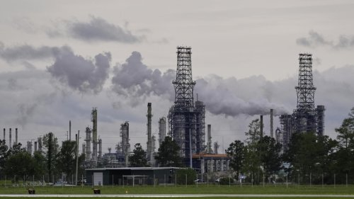 Chronique des matières premières - La chute des prix du pétrole met à l'épreuve la stratégie de la Maison Blanche