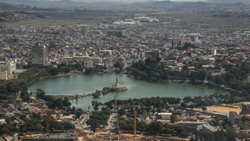 Madagascar: des organisations réclament la suspension de la construction de l’autoroute Antananarivo-Tamatave