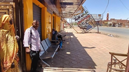 Soudan: dans la banlieue de Khartoum, les habitants, terrorisés, vivent au rythme des canons