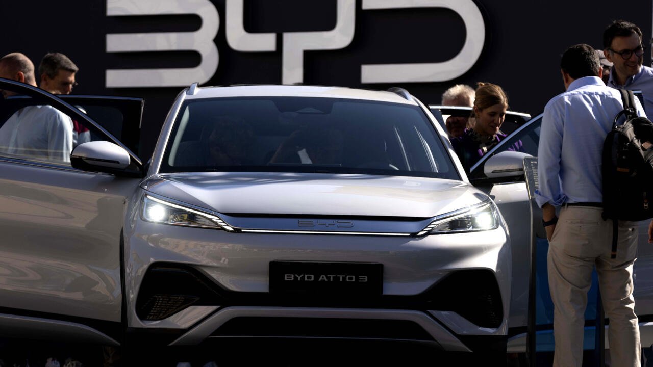 Automobile: le chiffre d'affaires du constructeur chinois BYD dépasse son rival Tesla