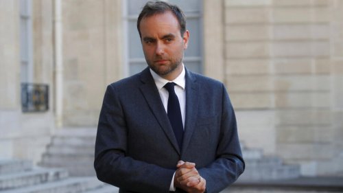 Au ministère des Armées, Sébastien Lecornu aura des dossiers brûlants sur la table
