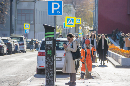 Парковка на улицах Москвы 7 и 8 марта будет бесплатной - Российская газета