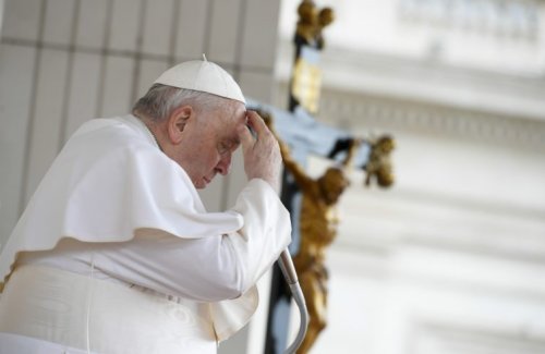 Papa al Gemelli: preghiera e vicinanza da ogni parte del mondo