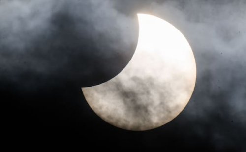 Sonnenfinsternis am 29. März 2025: Infos zu Orten, Uhrzeiten und Schutzbrillen