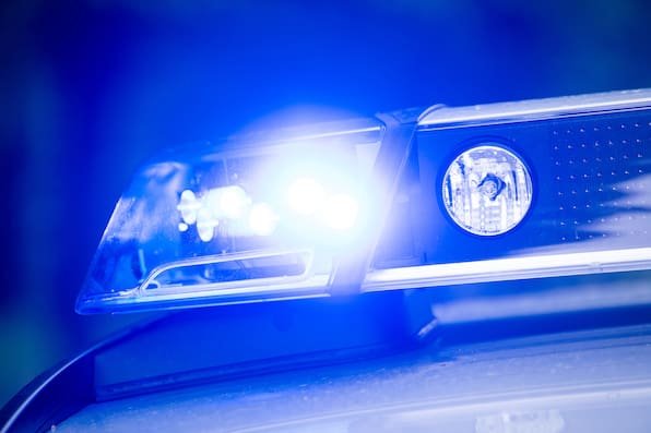 Kugelbomben, Schlagringe und Munition gefunden: 21-Jähriger aus Sachsen soll Anschlag auf Asylunterkunft in Brandenburg geplant haben