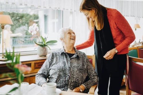 Mit Checkliste und Geduld: So findet man ein gutes Pflegeheim