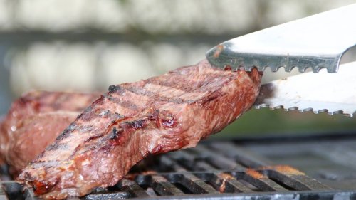 "Rückwärts grillen": Wie „Reverse Sear“ das Steak besonders zart macht - so geht's