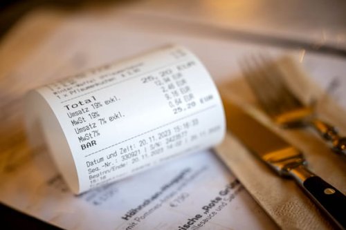 Restaurants: Dehoga geht trotz geplanter Steuersenkung nicht von sinkenden Preisen aus
