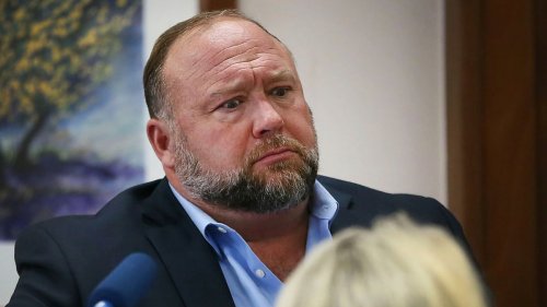 Elon Musk ebnet rechtem Hetzer Alex Jones den Weg zurück zu X