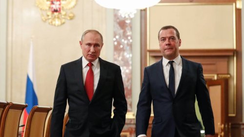 Moskau dreht durch – und droht Den Haag