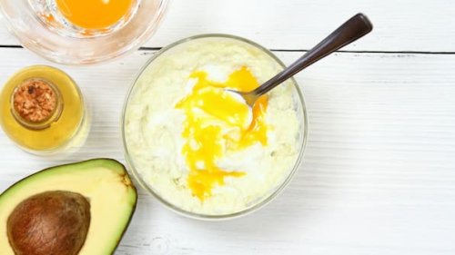 Haarkuren selber machen: Drei Rezepte aus natürlichen und pflegenden Zutaten