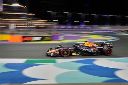 Überragender Verstappen rast auf Pole in Saudi-Arabien