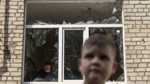 „Russischer Terror“: Tote und Verletzte durch Rakete auf Wohnhaus in Ukraine