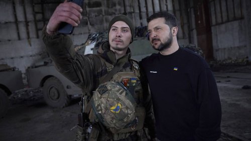 Ukraine-Krieg: Selenskyj besucht die Front im Osten und Charkiw