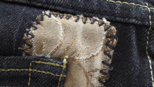 „Visible Mending“: Das Ende von Cut-Outs und Destroyed Jeans?