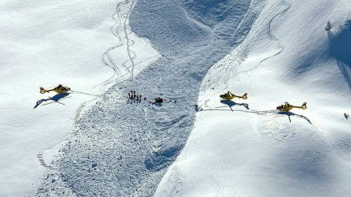 16 Verschüttete bei Lawinenabgang in beliebtem Schweizer Skigebiet