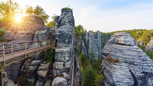 Felsen in Sächsischer Schweiz ins Wanken geraten: Felsenburg Neurathen gesperrt