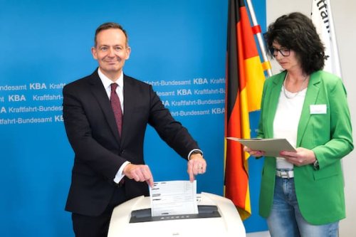 Punkte in Flensburg: Volker Wissing schreddert letzte Papierakte