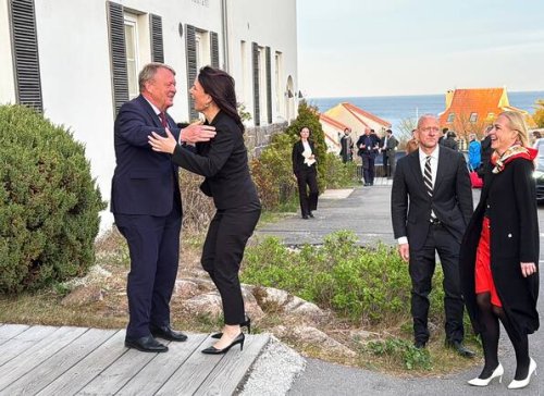 Was Baerbock zum Abschied bekommt - und was sie Merz hinterlässt