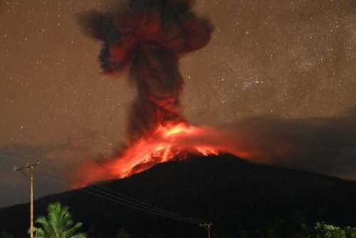 Indonesien: Höchste Alarmstufe wegen Vulkan Lewotobi Laki-Laki