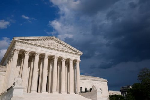 Trump-News im Liveticker: Supreme Court lehnt Wiederaufnahme von Kriegsgesetz-Deportationen ab