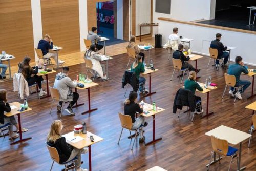 Mathe-Abitur im Saarland zu schwer? Influencer Levi Penell startet Petition