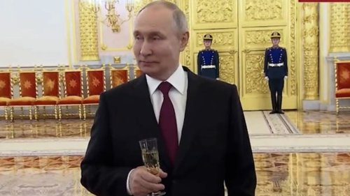 Skurrile Rede im Kreml: War Putin betrunken?