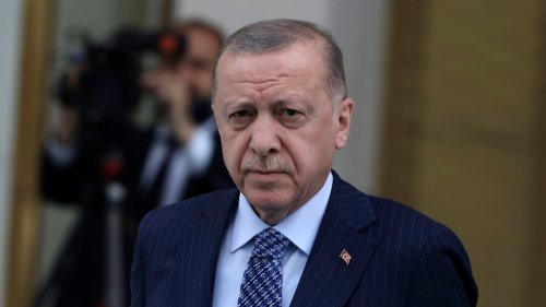 Erdogan besucht erstmals Erdbebenregion – und droht seinen Kritikern