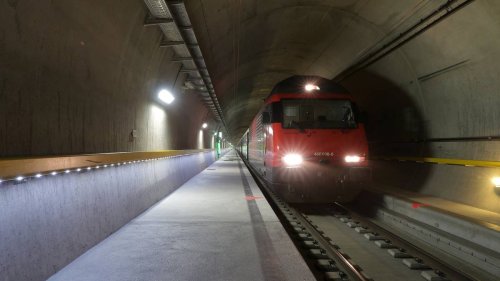 Erste Züge fahren wieder durch den Gotthard-Basistunnel