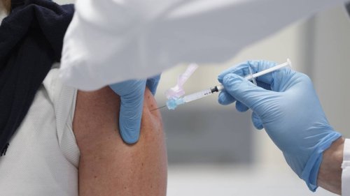 Überlastung der Kliniken im Herbst verhindern: Corona-Impfung soll gratis bleiben
