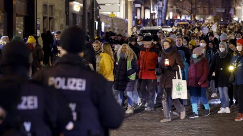 Polizei ermittelt nach Angriff auf Journalisten bei Corona-Protest in Sachsen