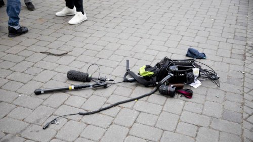 Bundesregierung: Mindestens zwei Dutzend Angriffe auf Journalisten im ersten Quartal