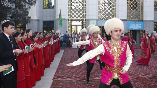 „Oppositionsfrei“: Turkmenistan wählt neues Parlament