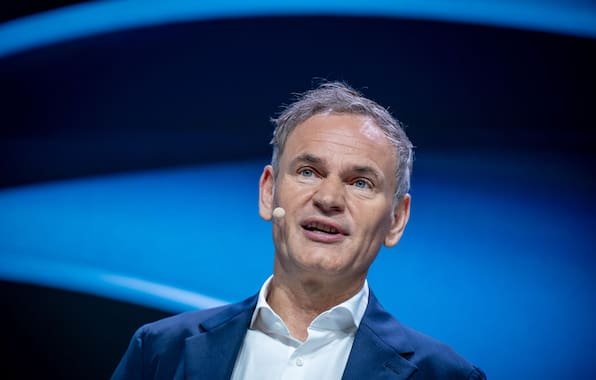 VW-Chef Oliver Blume stellt Datum für EU-Verbrennerverbot infrage