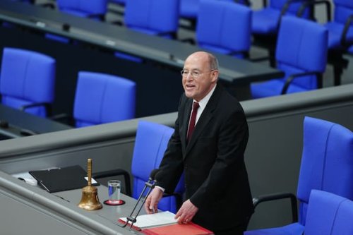 Gregor Gysi überraschend nervös im Bundestag: So lief die Rede des Alterspräsidenten