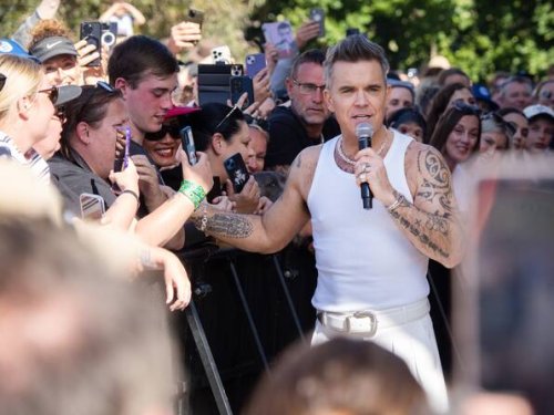 Robbie Williams: Star meldet sich mit Album zurück