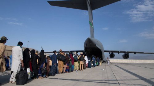 Ausschuss in Großbritannien: Evakuierungsmission aus Afghanistan hat Leben riskiert