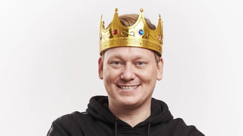 Knossi überrascht „Promi Big Brother“-Bewohner mit Sekt und Wodka – Herzschmerz bei Menderes