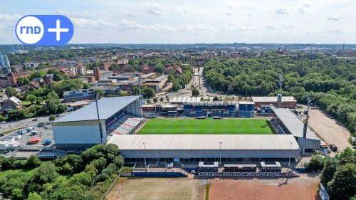 Holstein Kiel gegen St. Pauli: Stadion-Tribüne bricht ein